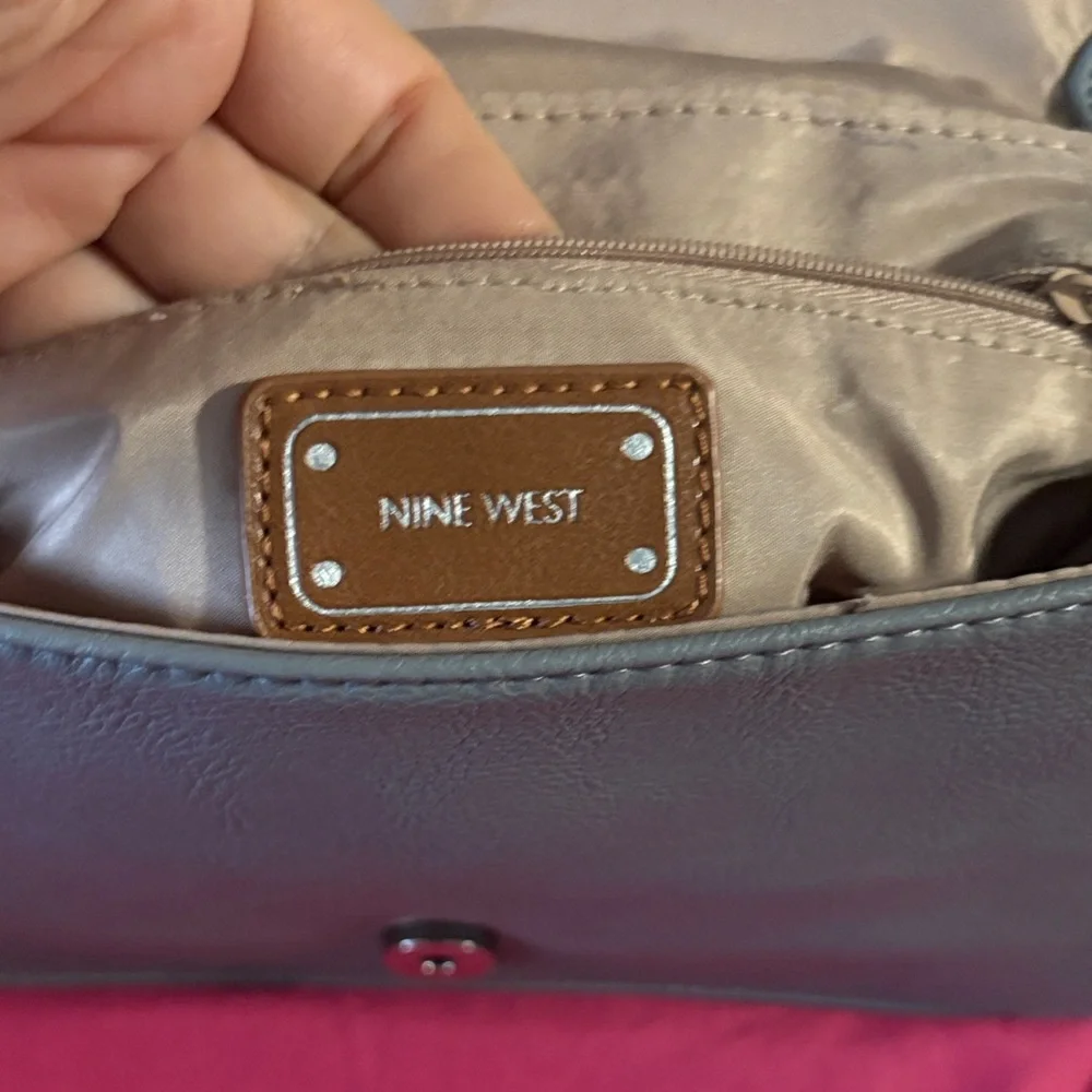 NEW Nine West Convertible Flap Gray White Chain Strap Crossbody Bag Purse